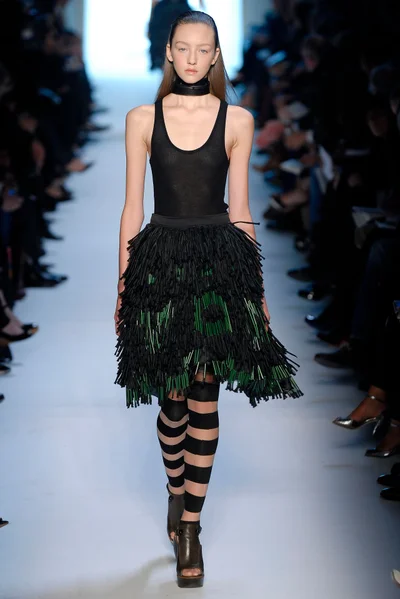 Look 49